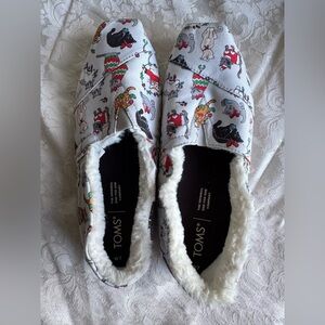 Toms women’s cat themed shoes Size 7